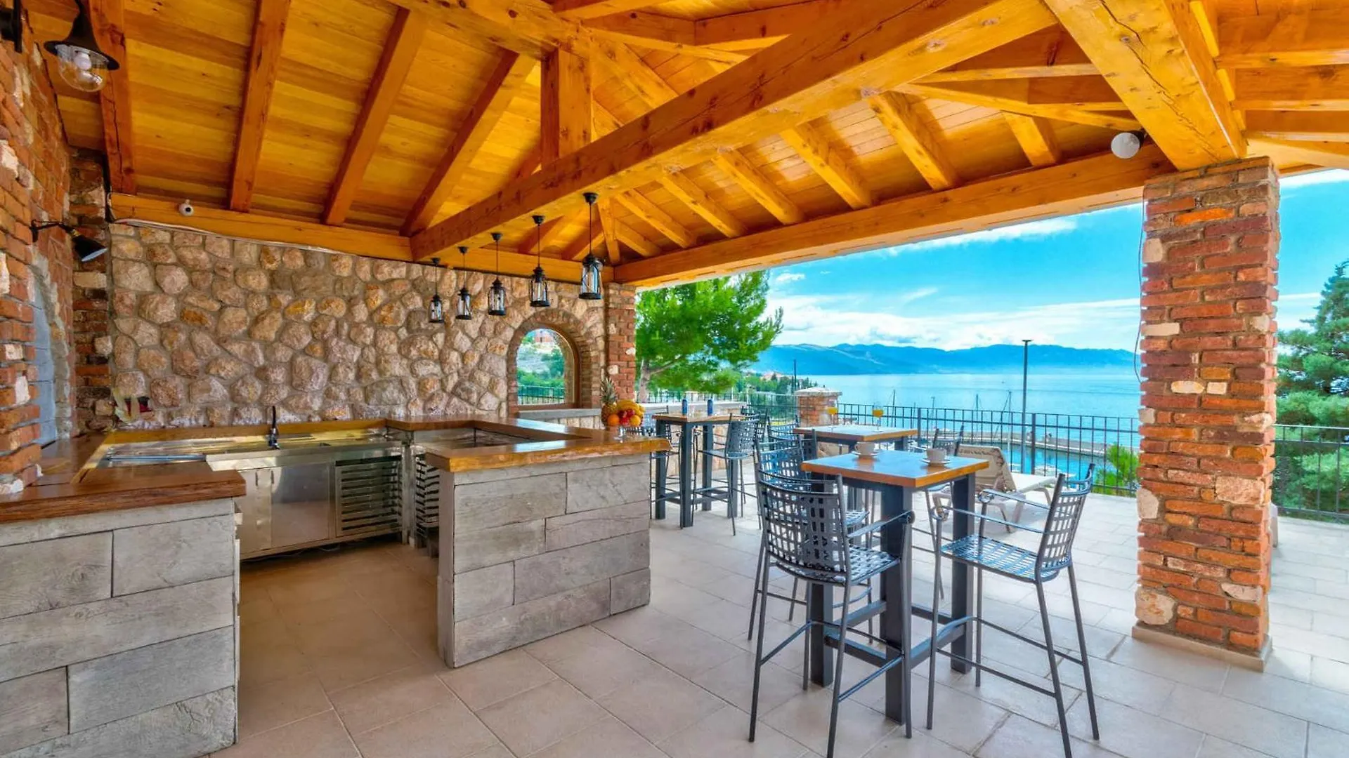 Apartments Palace Paulina In Novi Vinodolski 39469 Croatie