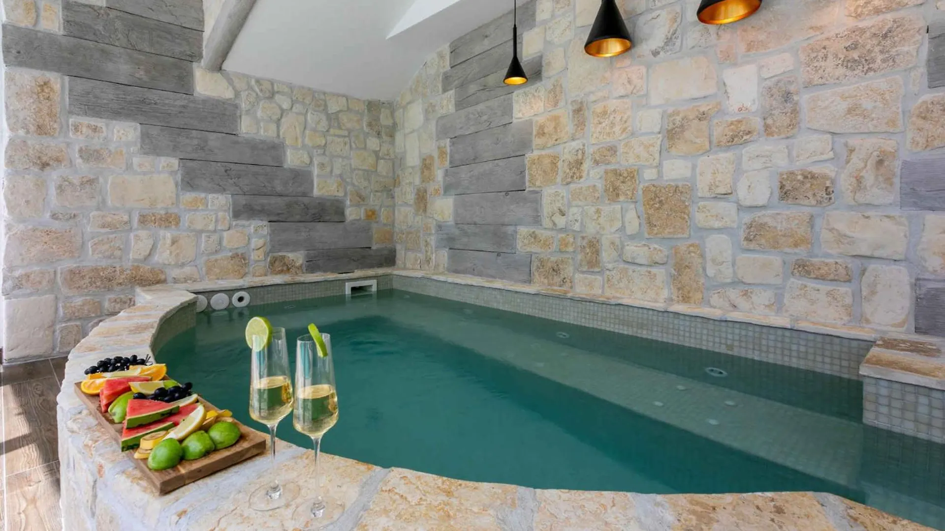 Apartments Palace Paulina In Novi Vinodolski 39469 Croatie