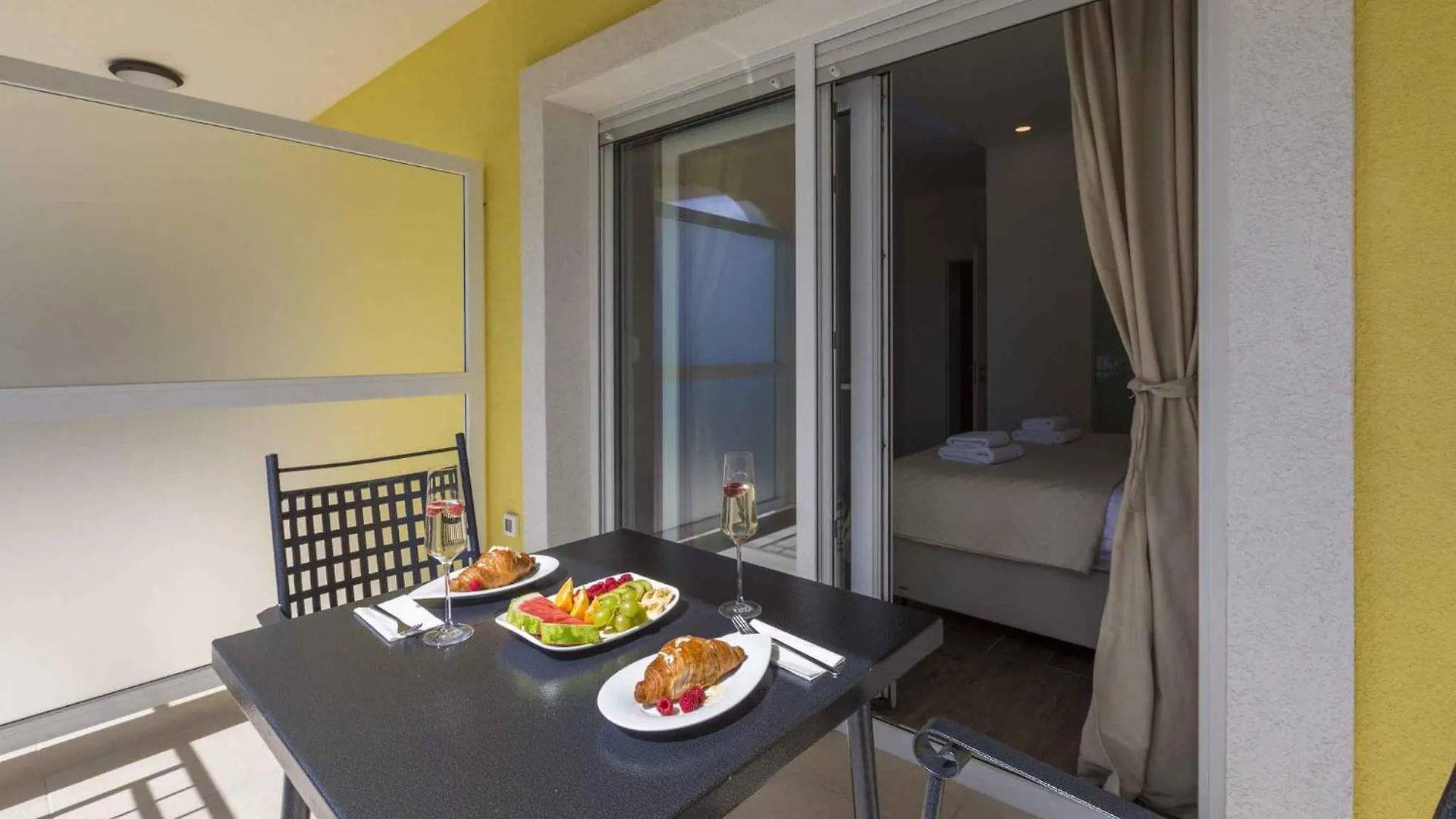Apartments Palace Paulina In Novi Vinodolski 39469 0*,