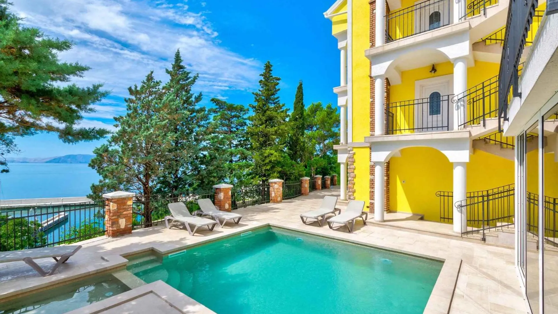 Apartments Palace Paulina In Novi Vinodolski 39469